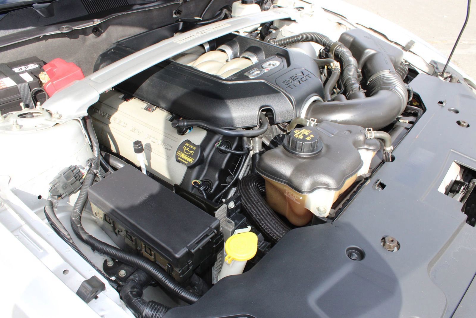 Used 2011 Ford Mustang GT Premium RWD image 26
