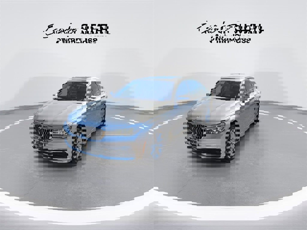 Used 2019 BMW 740i xDrive w/ Executive Package image 3