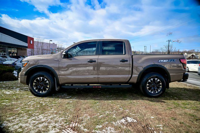 Used 2021 Nissan Titan PRO-4X w/ Pro-4x Convenience Package image 8