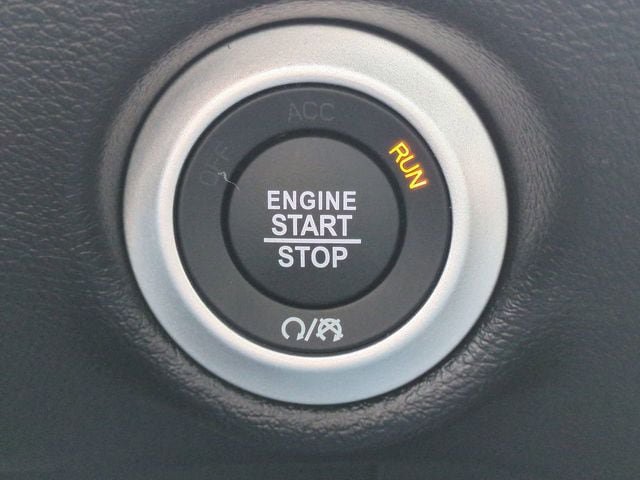 New 2027 Chrysler Pacifica Select FWD image 27