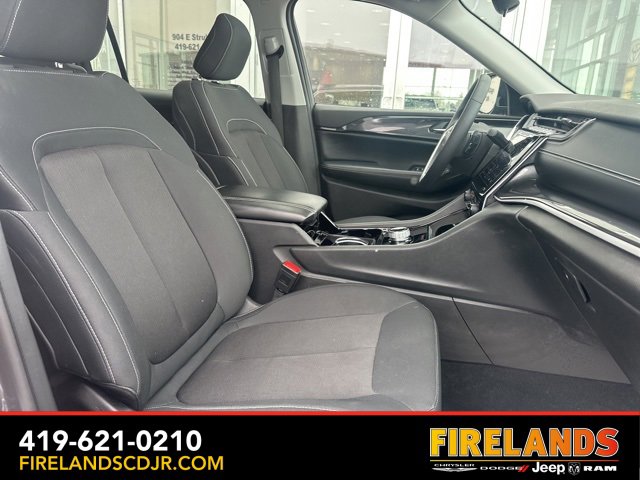 Used 2023 Jeep Grand Cherokee L Laredo w/ Luxury Tech Group I image 18