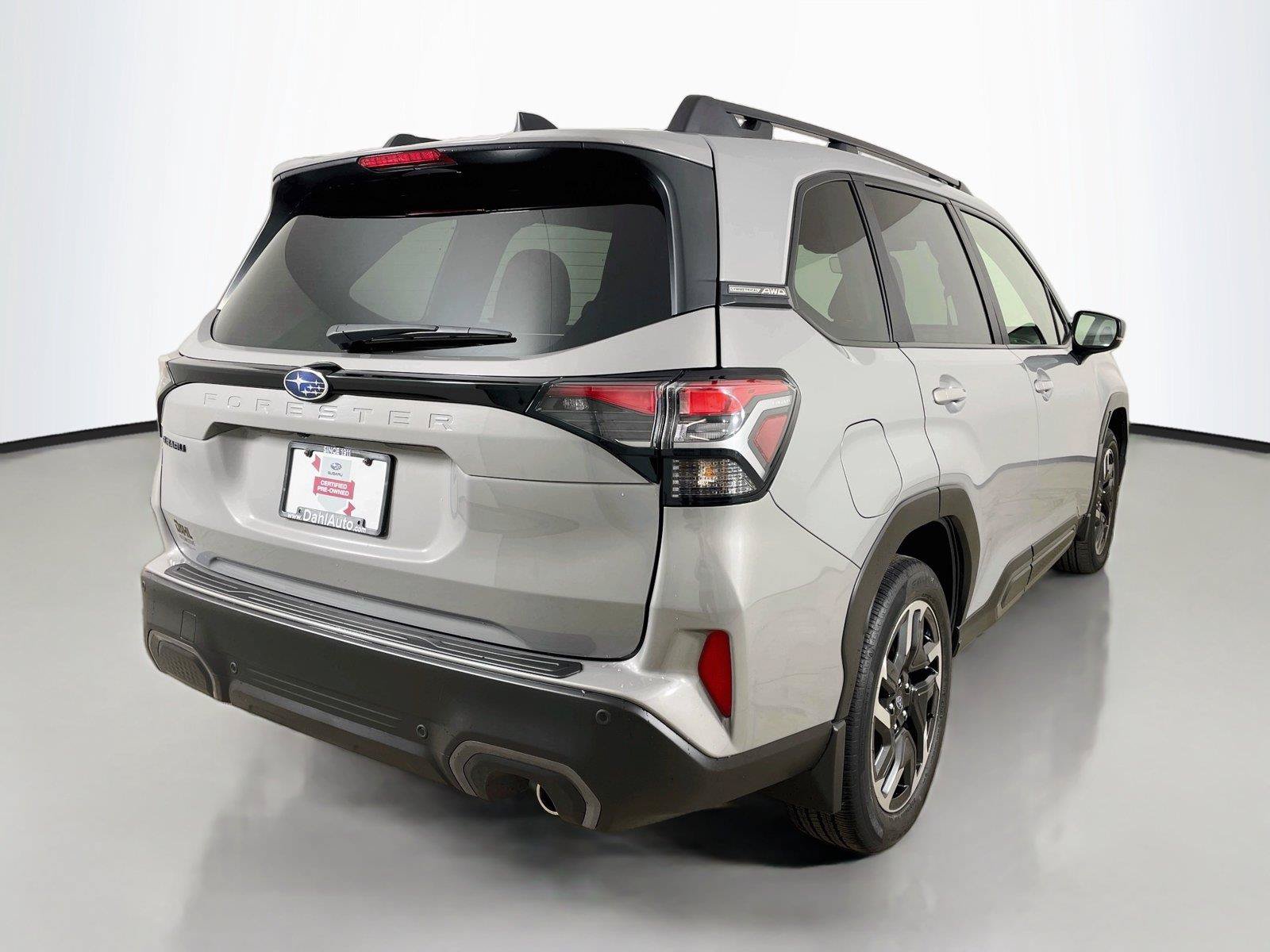Used 2025 Subaru Forester Limited AWD/4WD image 13