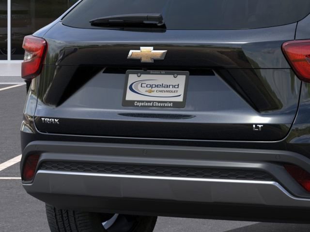 New 2026 Chevrolet Trax LT w/ Driver Confidence Package FWD image 15