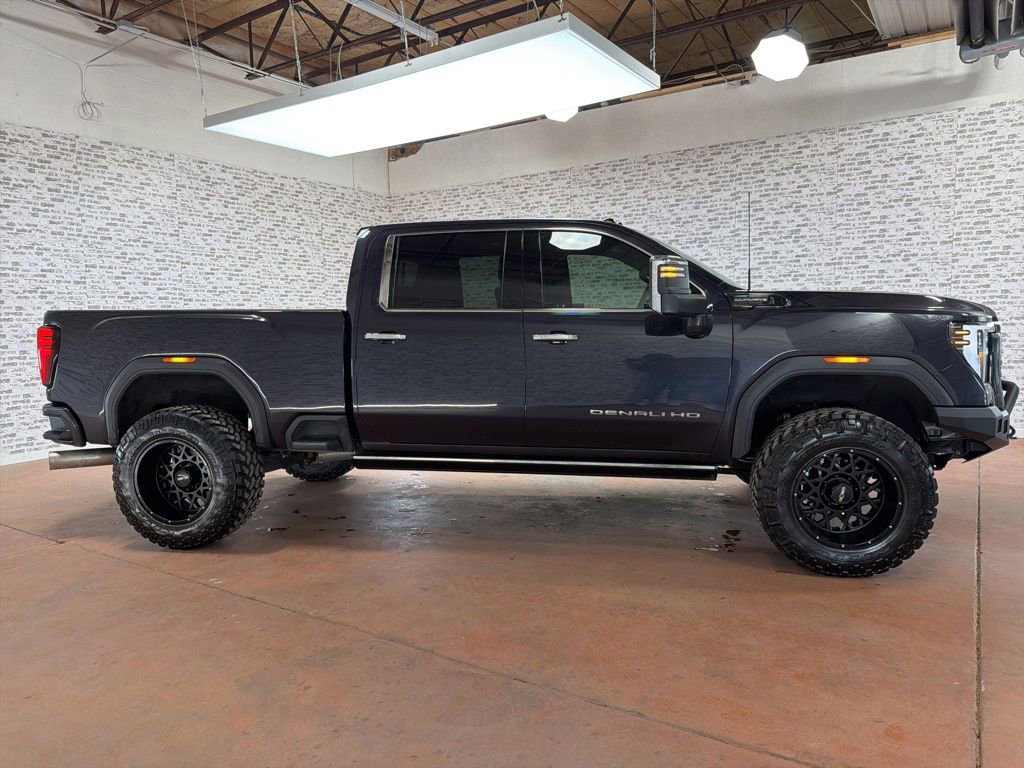 Used 2025 GMC Sierra 3500 Denali Ultimate image 8