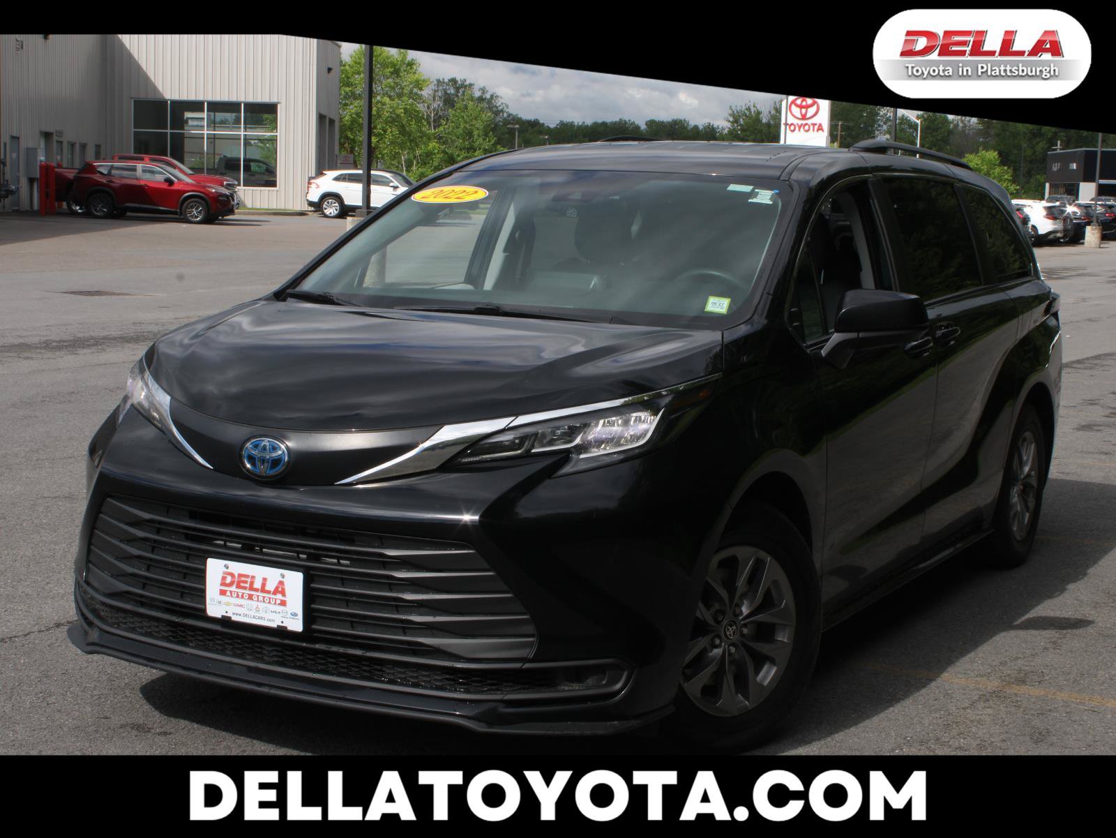 Used 2022 Toyota Sienna LE AWD/4WD image 1