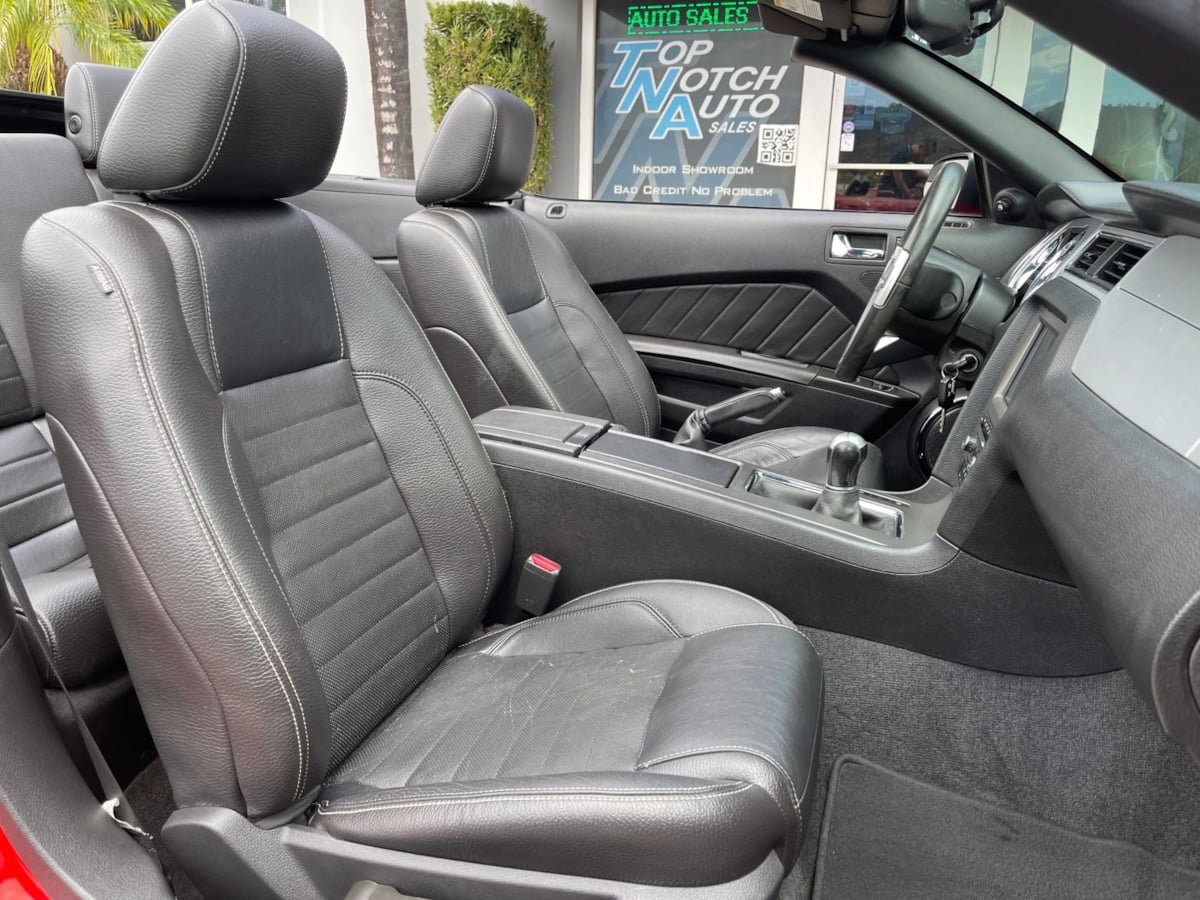 Used 2011 Ford Mustang GT Premium w/ Electronics Pkg RWD image 21