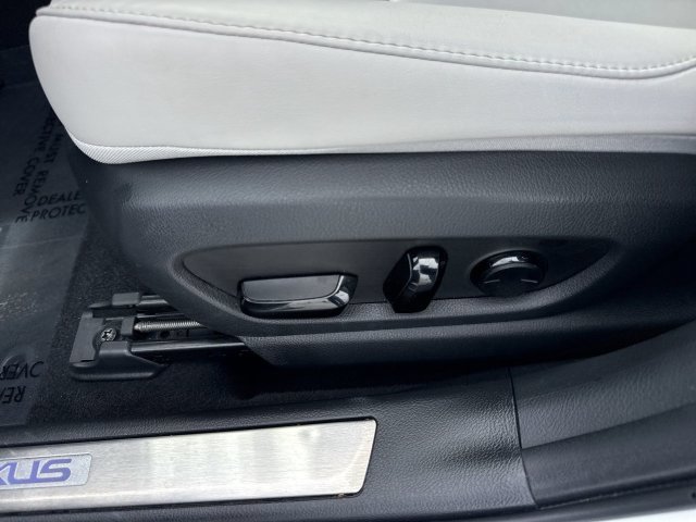 Certified 2024 Lexus UX 250h FWD image 12