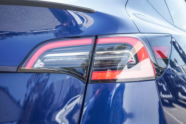 Used 2021 Tesla Model Y Long Range AWD/4WD image 11