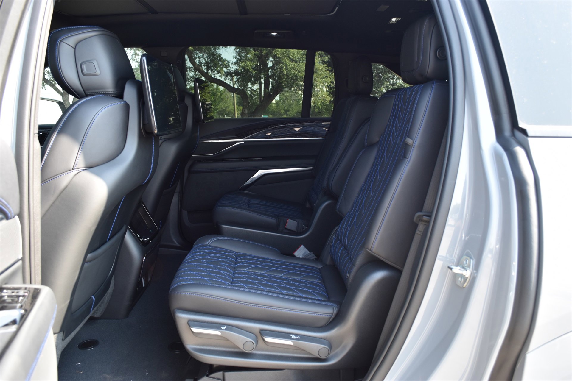 New 2026 Cadillac Escalade IQ Sport 1 image 20