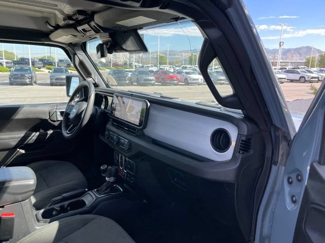 Used 2025 Jeep Gladiator Sport AWD/4WD image 15