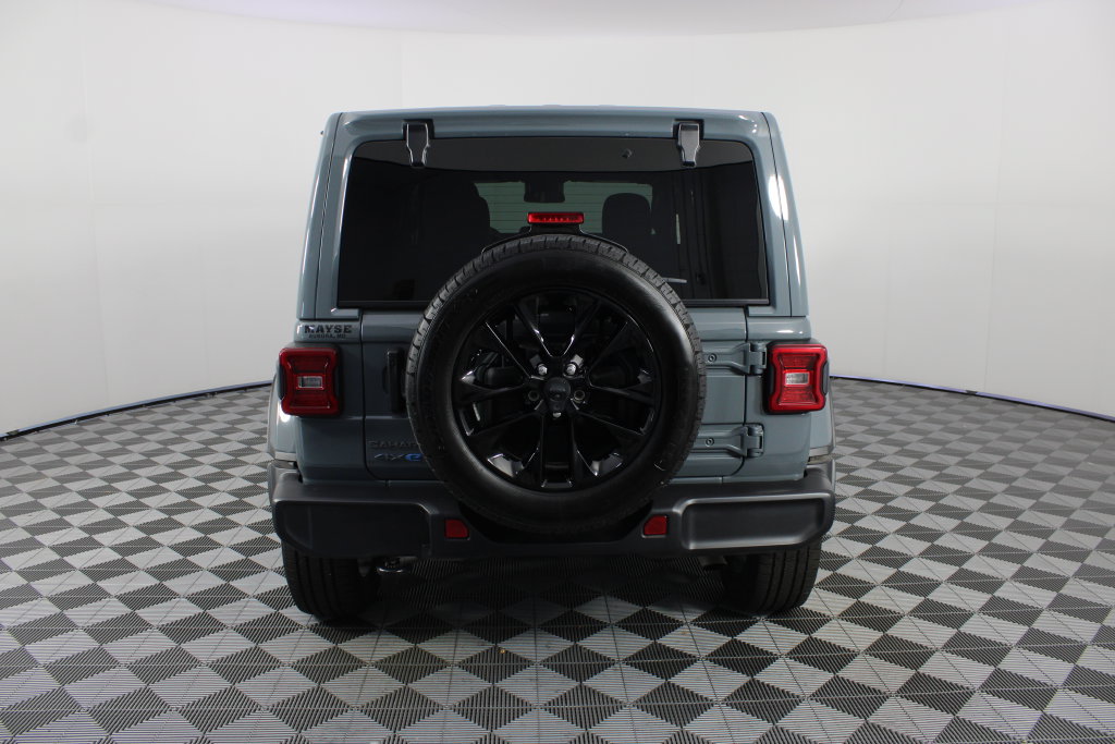 Used 2025 Jeep Wrangler Unlimited Sahara AWD/4WD image 42