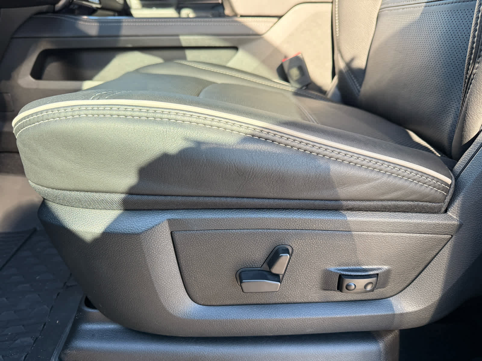 New 2025 RAM 2500 Rebel w/ Rebel Level 2 Equipment Group image 13