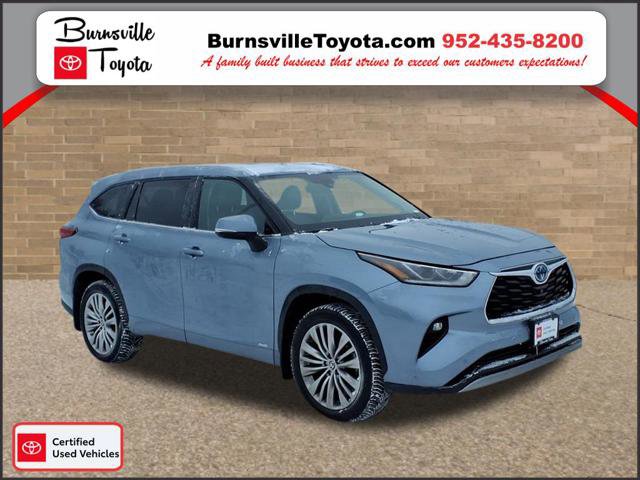 Certified 2022 Toyota Highlander Platinum image 1