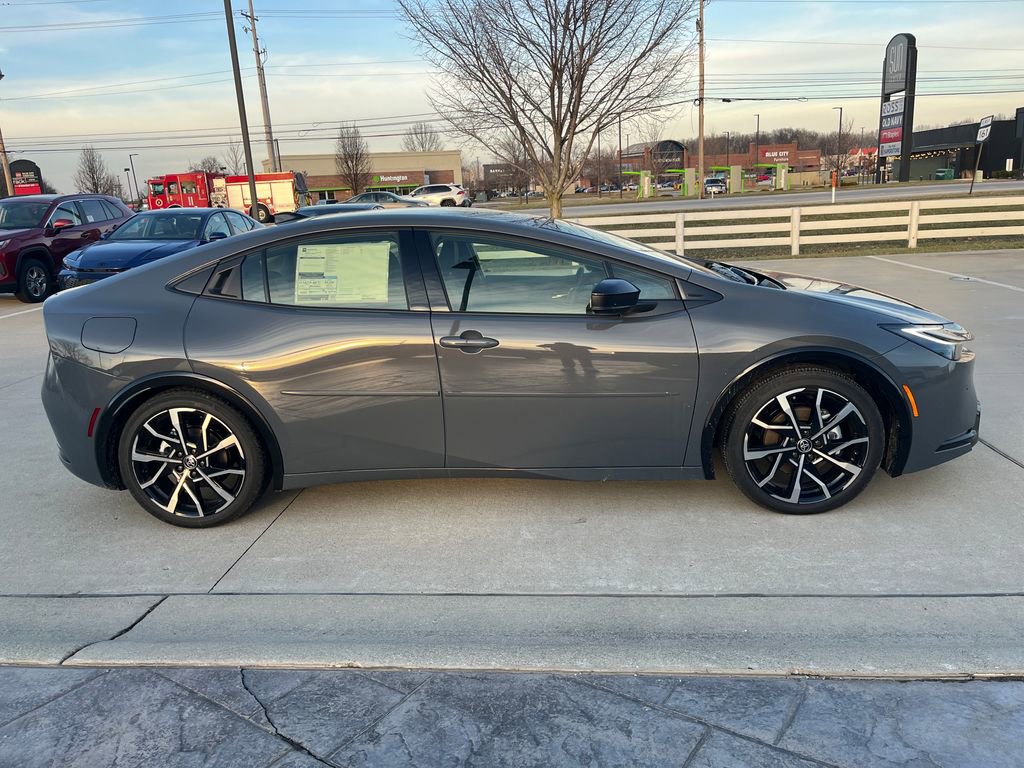 New 2026 Toyota Prius Hybrid XSE image 6