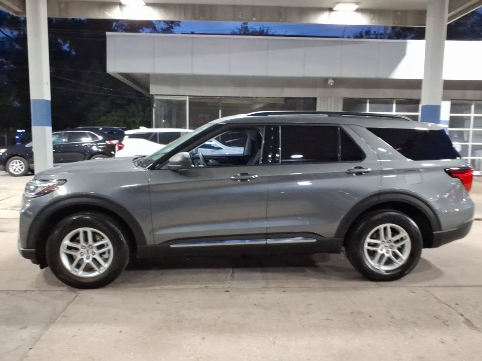 Certified 2025 Ford Explorer Active AWD/4WD image 5