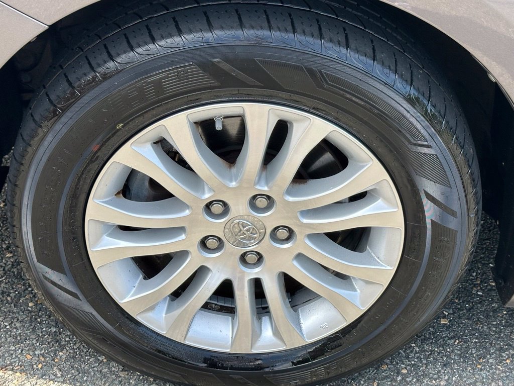 Used 2014 Toyota Sienna XLE FWD image 39