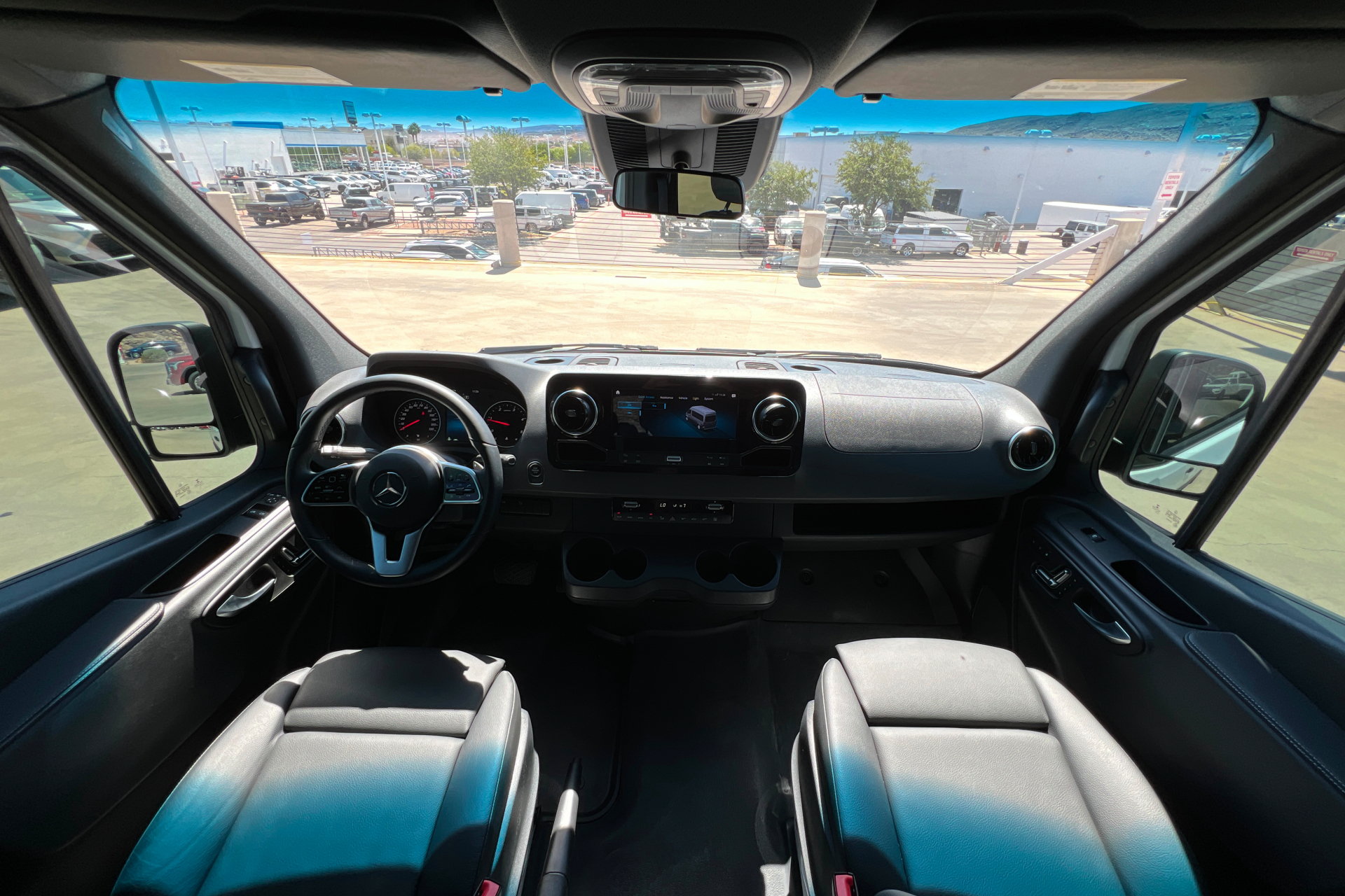 Used 2022 Mercedes-Benz Sprinter 2500 image 9