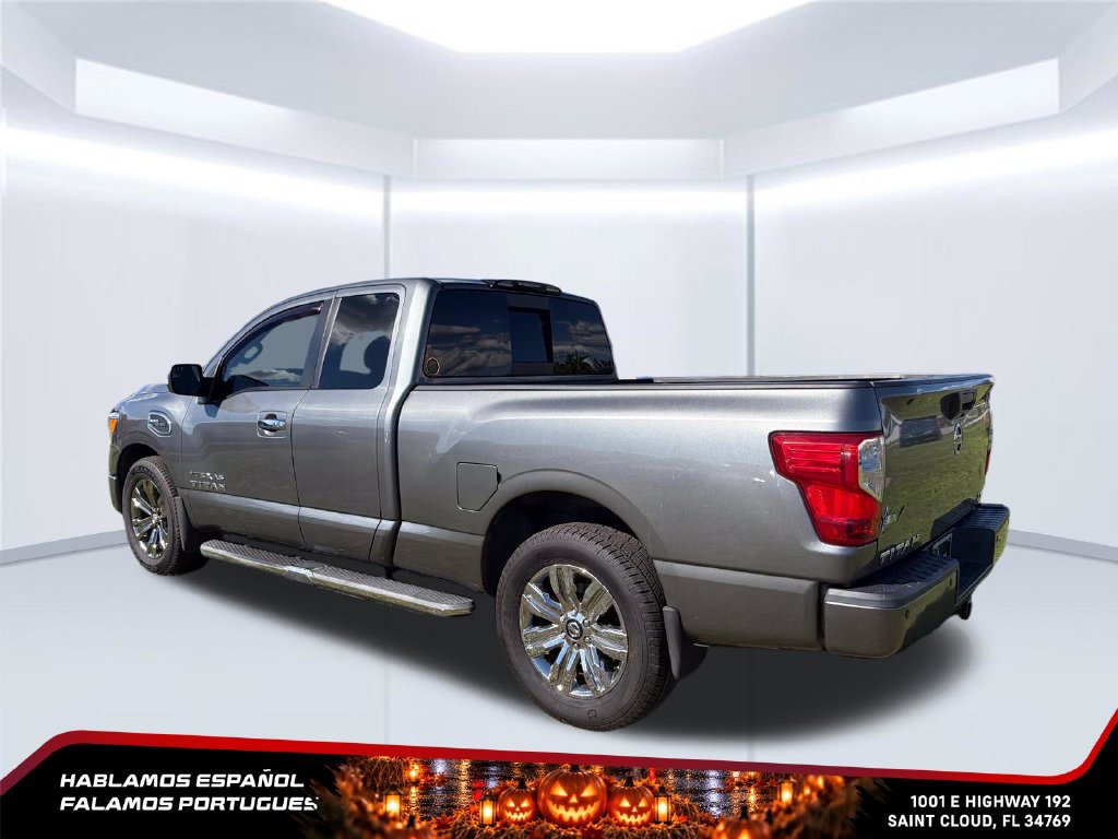 Used 2017 Nissan Titan SV RWD image 3