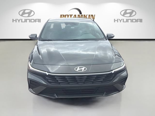 New 2026 Hyundai Elantra SE FWD image 2