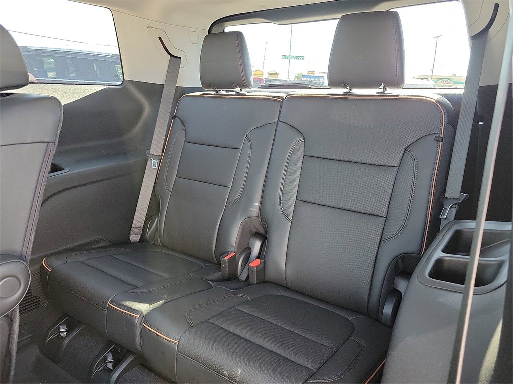 Used 2023 GMC Acadia AT4 w/ Technology Package image 9