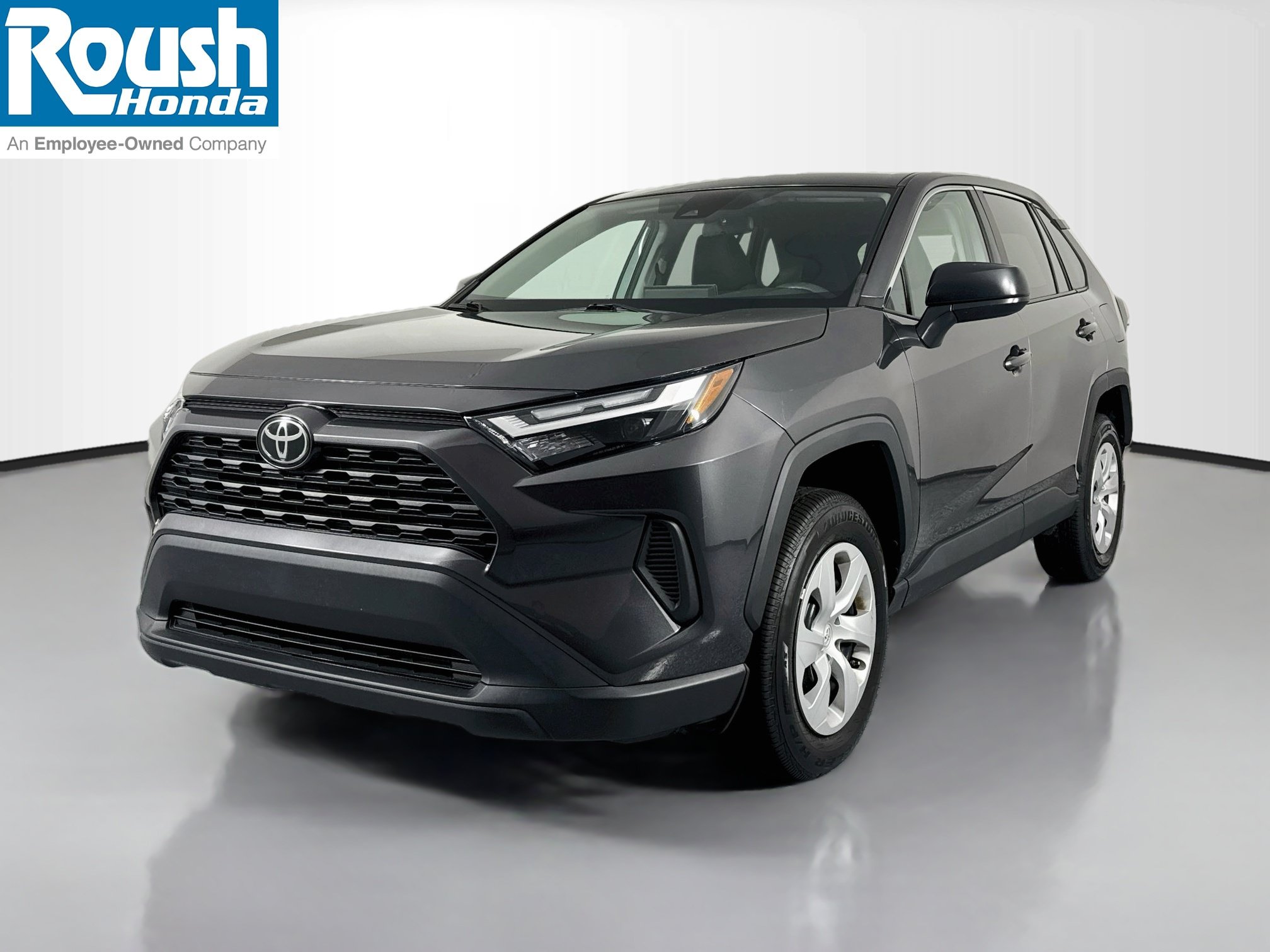 Used 2023 Toyota RAV4 LE AWD/4WD image 1