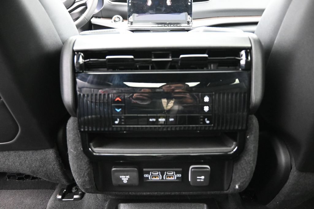 New 2026 Jeep Grand Wagoneer L Limited AWD/4WD image 27