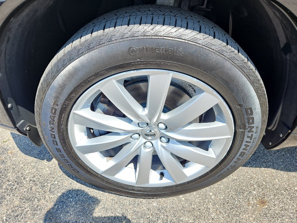 Used 2018 Volvo XC90 T6 Momentum w/ Momentum Plus Package AWD/4WD image 9