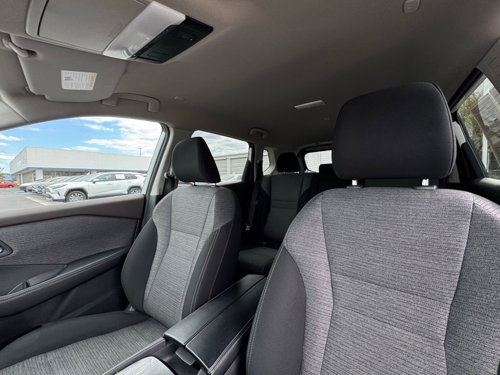 Used 2023 Nissan Rogue SV image 18