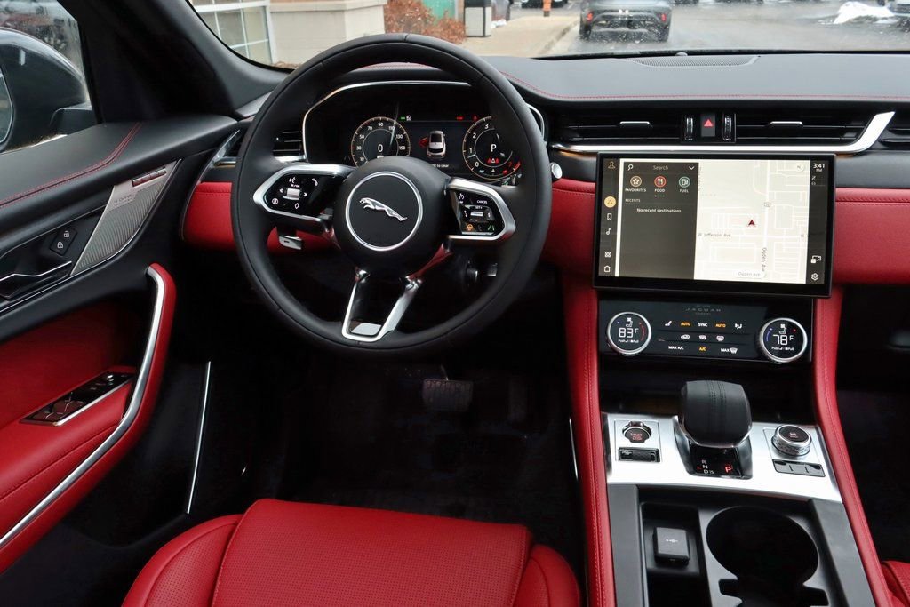 Used 2025 Jaguar F-PACE R-Dynamic S AWD/4WD image 16