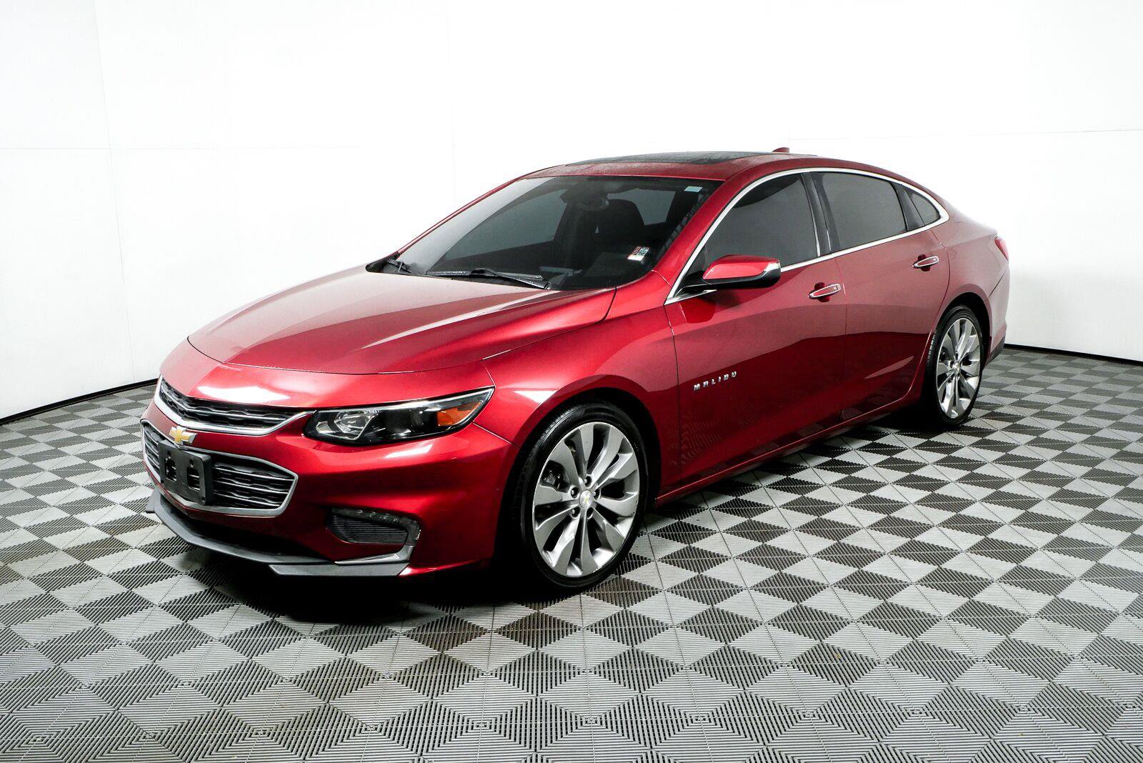 Used 2017 Chevrolet Malibu Premier w/ Premier Sun and Wheel Package FWD image 27