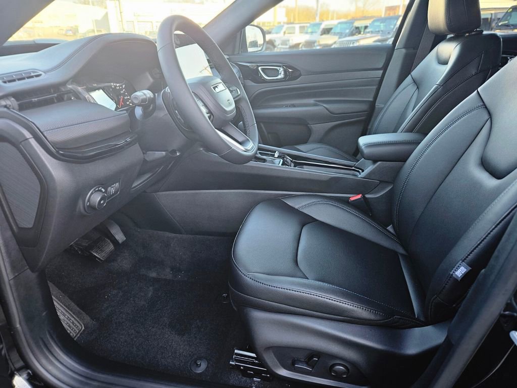 New 2025 Jeep Compass Limited w/ Sun & Sound Group image 15