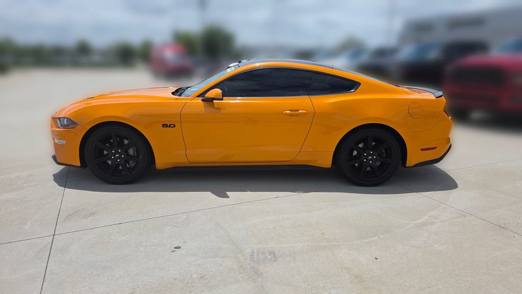 Used 2018 Ford Mustang GT Premium w/ Black Accent Package RWD video 2