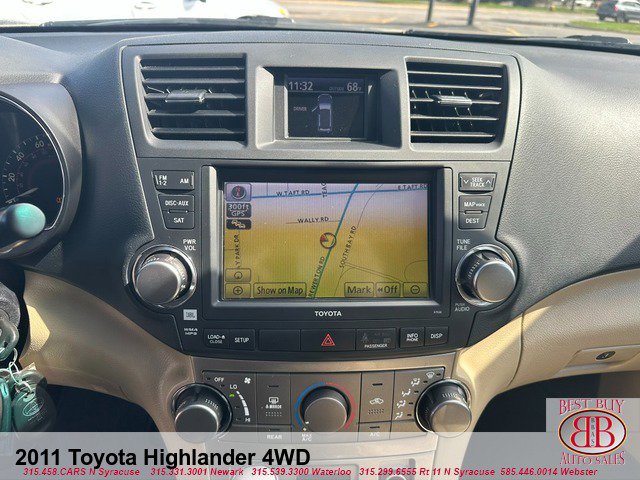 Used 2011 Toyota Highlander SE w/ Tow Pkg AWD/4WD image 17