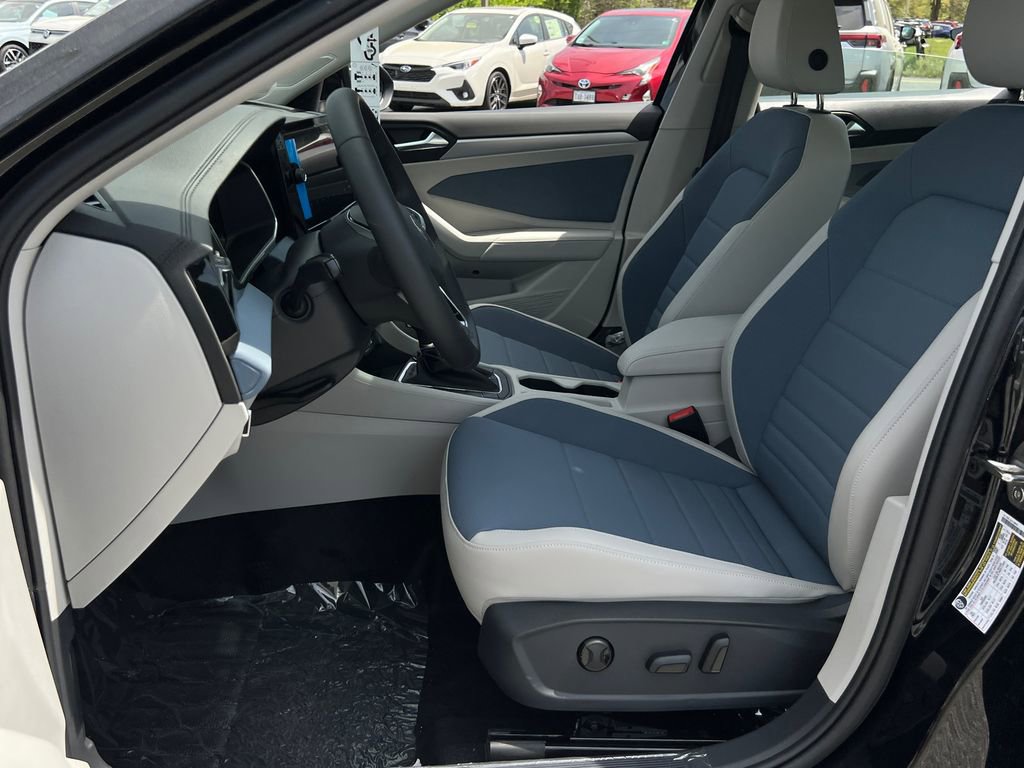 New 2026 Volkswagen Jetta SE FWD image 18