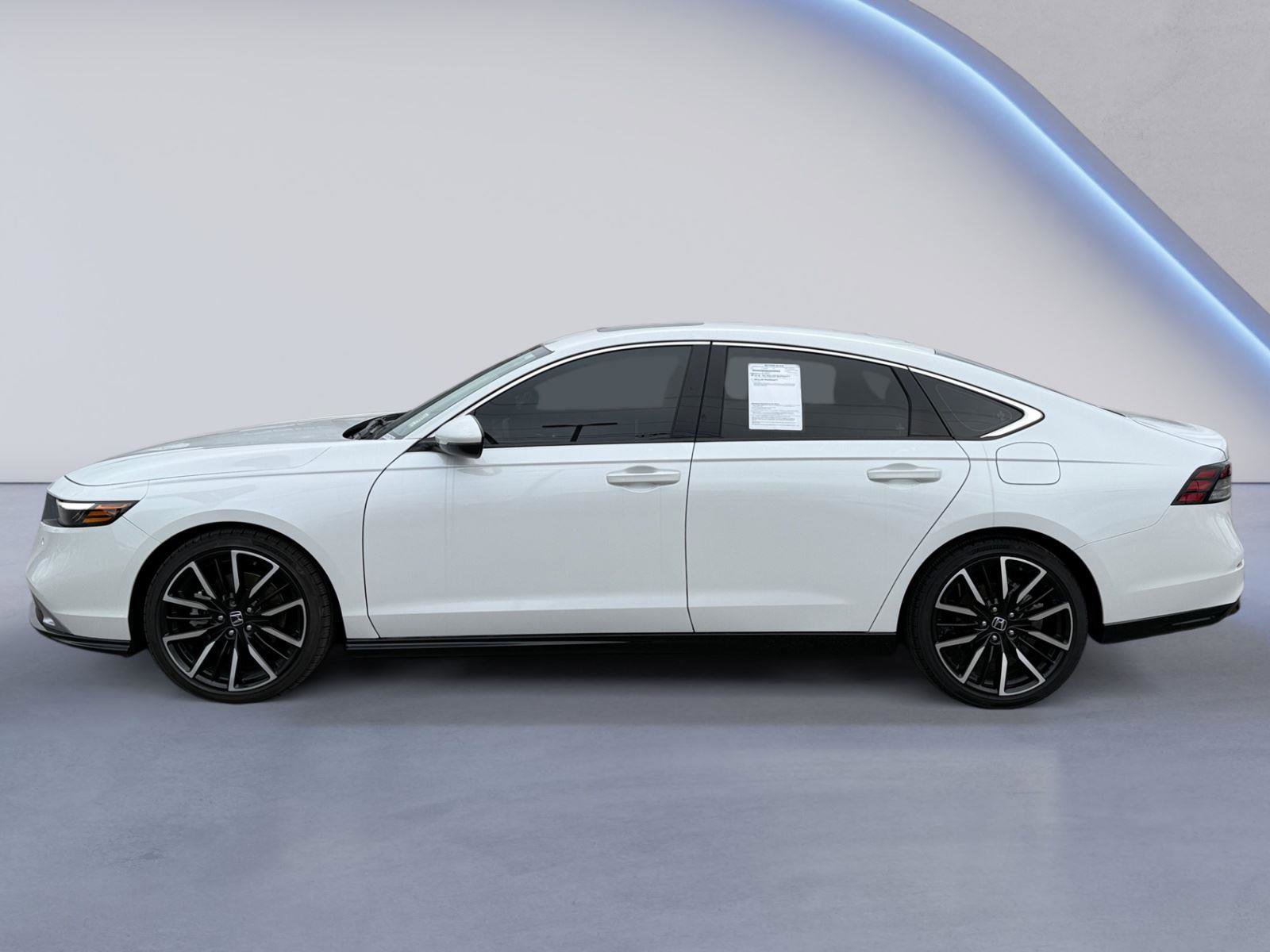 Used 2023 Honda Accord Touring image 6