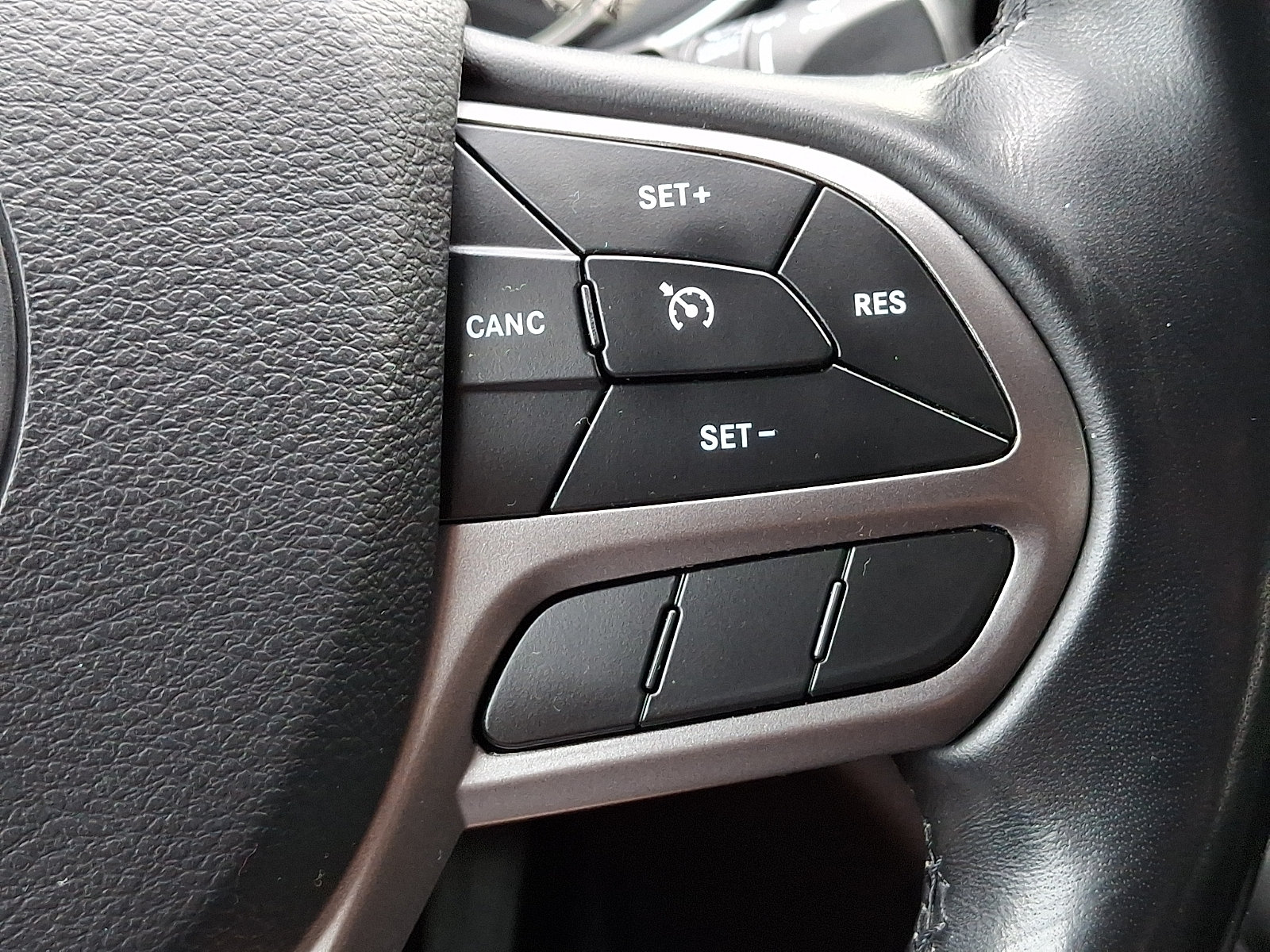 Certified 2020 Jeep Cherokee Latitude Plus w/ Cold Weather Group AWD/4WD image 22