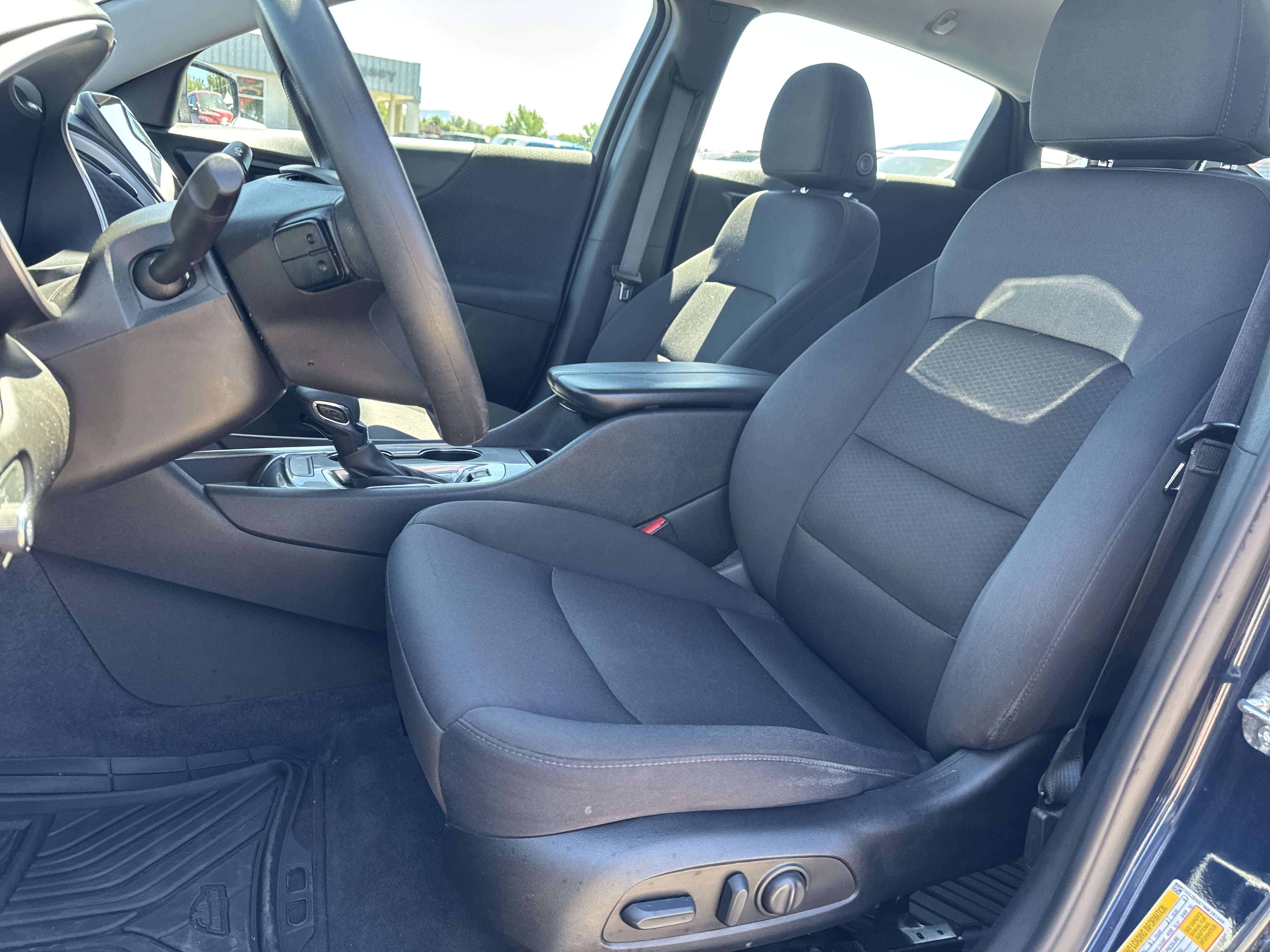 Used 2022 Chevrolet Malibu LT FWD image 18