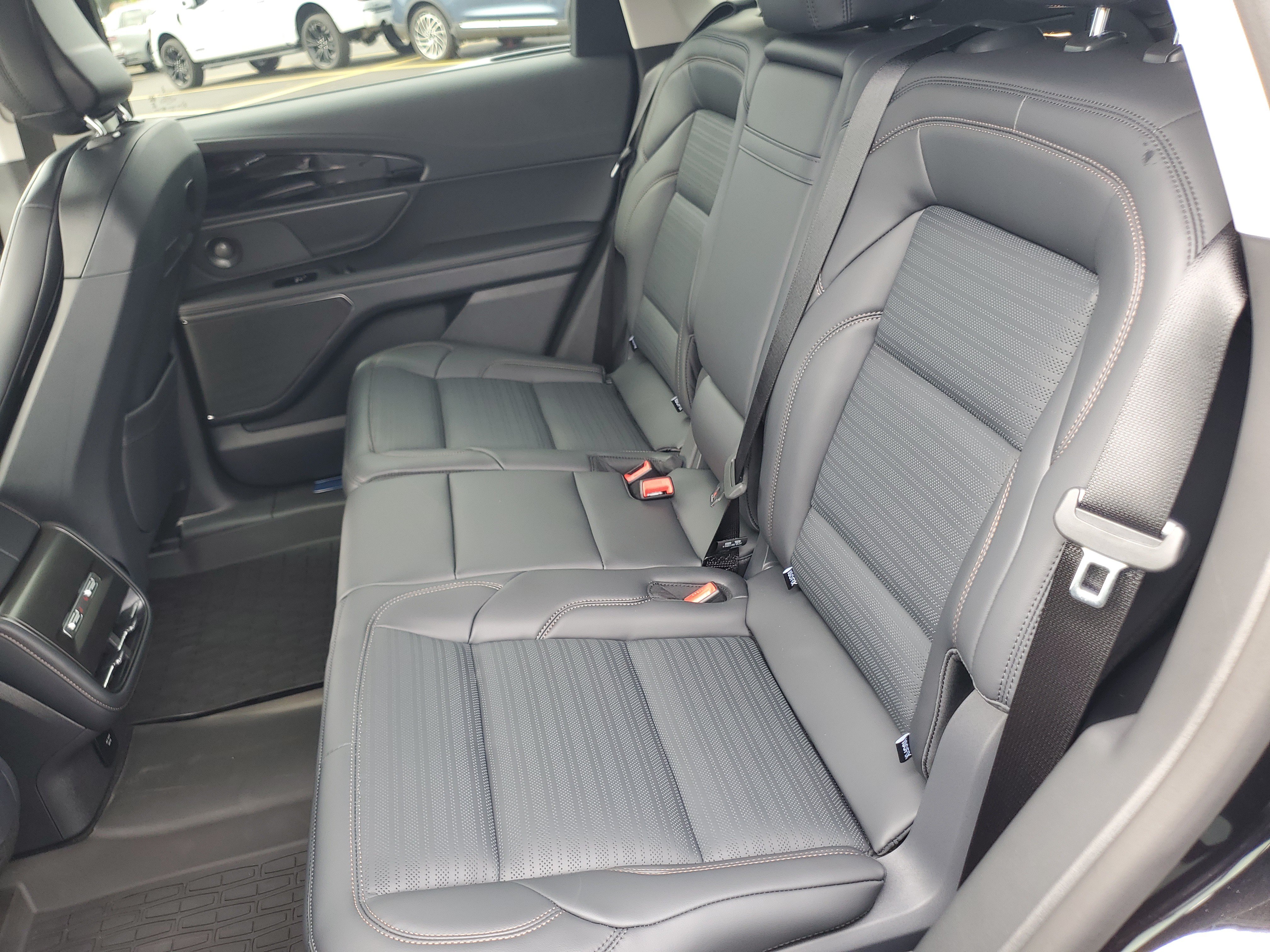 New 2026 Lincoln Nautilus Reserve AWD/4WD image 32