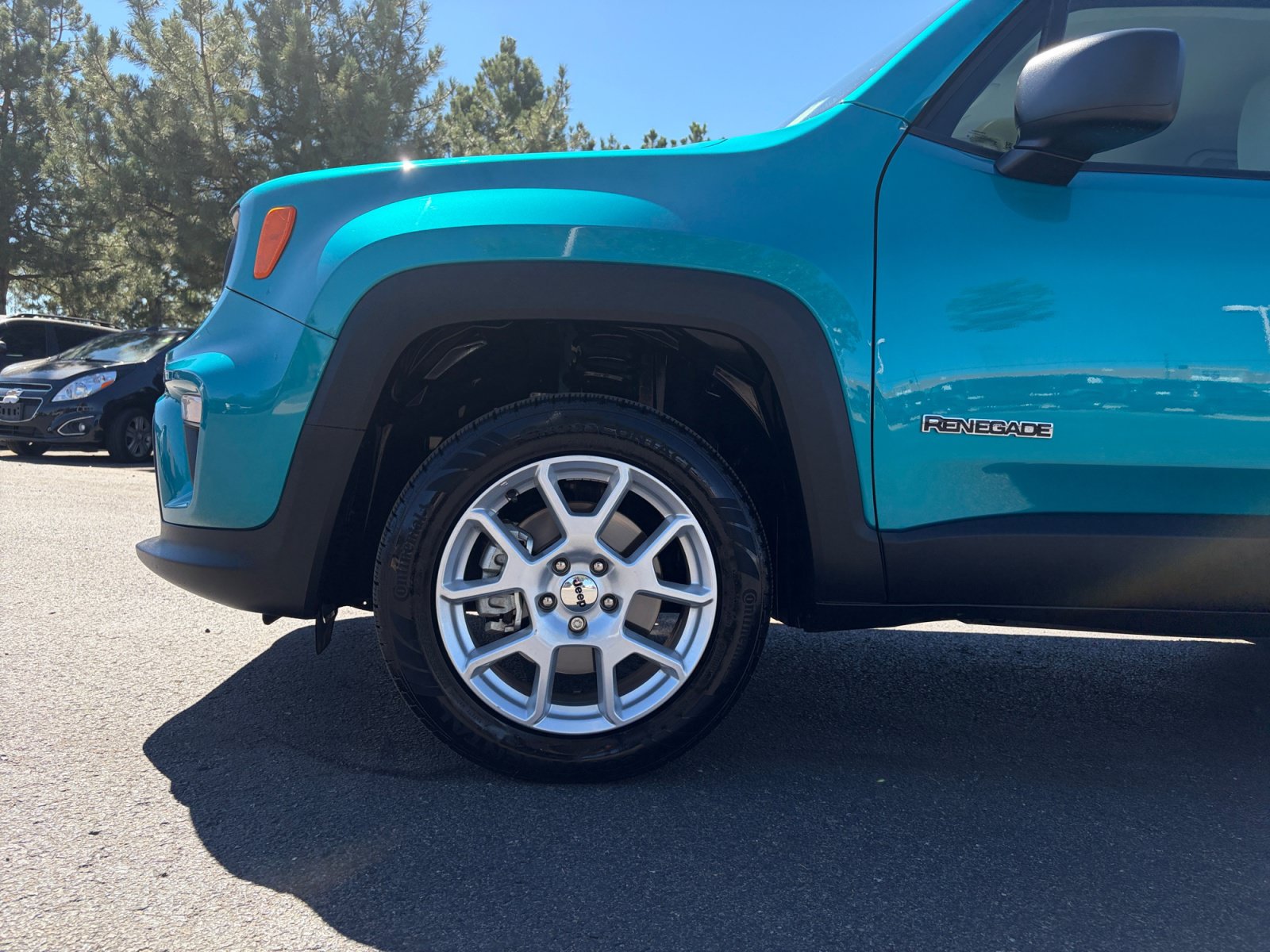 Used 2022 Jeep Renegade Latitude w/ Convenience Group AWD/4WD image 10