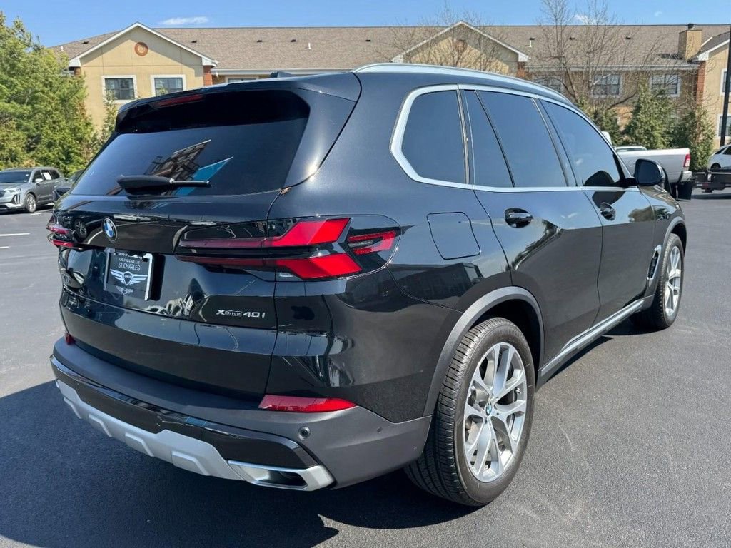 Used 2025 BMW X5 xDrive40i w/ Premium Package image 3