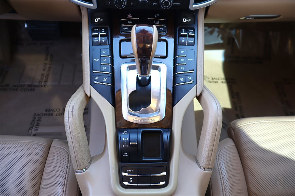 Used 2014 Porsche Cayenne Diesel AWD/4WD image 30