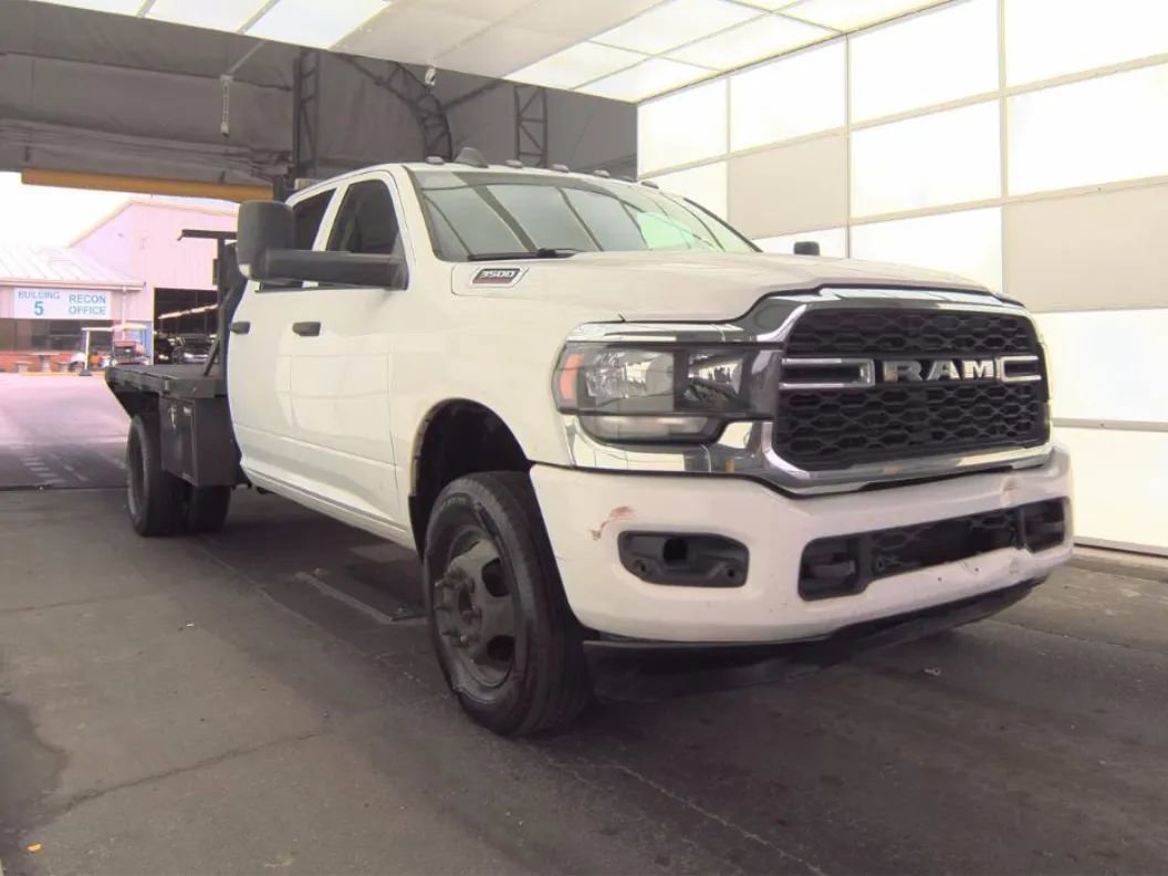 Used 2020 RAM 3500 4x4 Crew Cab DRW w/ Chrome Appearance Group image 5