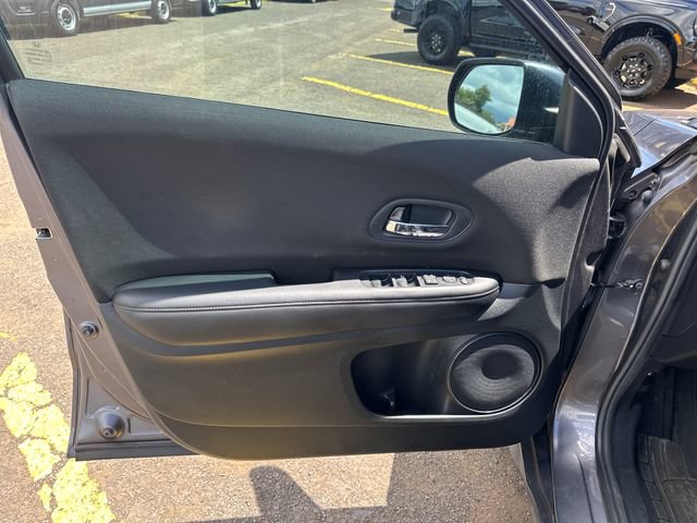 Used 2017 Honda HR-V LX image 10
