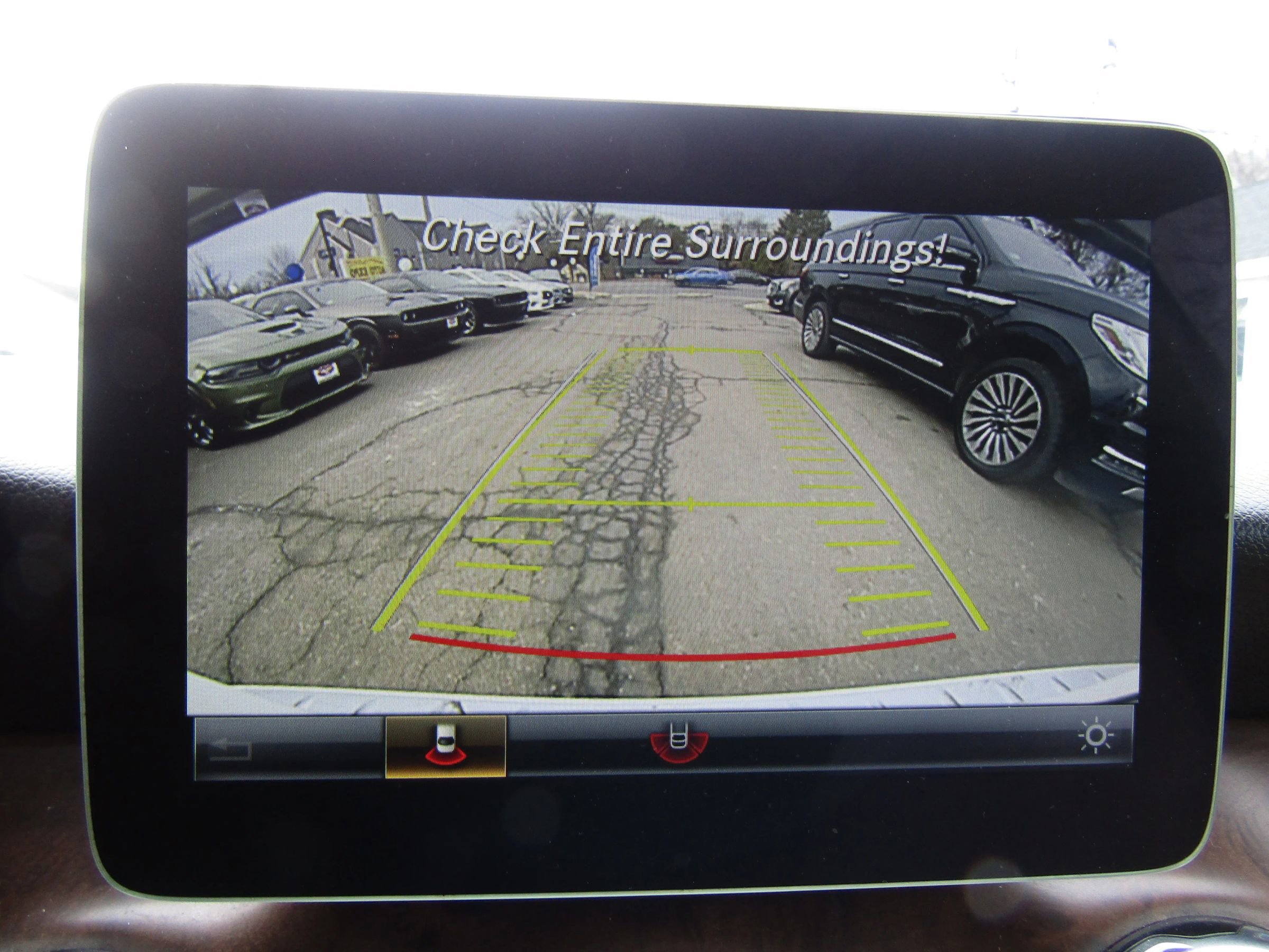 Used 2020 Mercedes-Benz GLA 250 4MATIC w/ Premium Package image 27