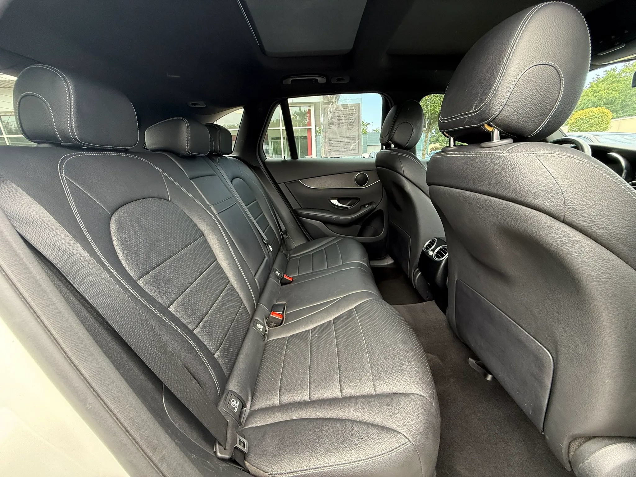 Used 2021 Mercedes-Benz GLC 300 4MATIC image 17