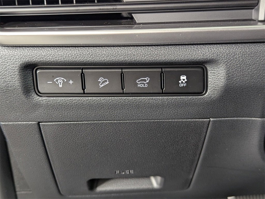 New 2025 Kia Telluride S image 13