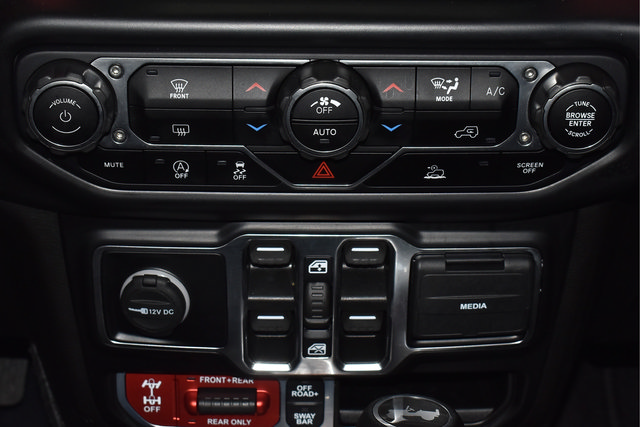 Used 2021 Jeep Wrangler Unlimited Rubicon w/ Uconnect 4C Nav & Sound Group AWD/4WD image 28