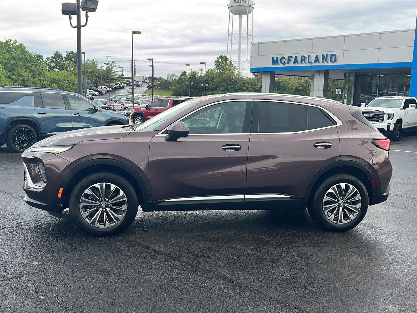 Used 2024 Buick Envision Preferred AWD/4WD image 2