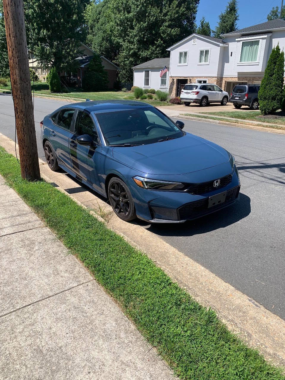 Used 2025 Honda Civic Sport image 1