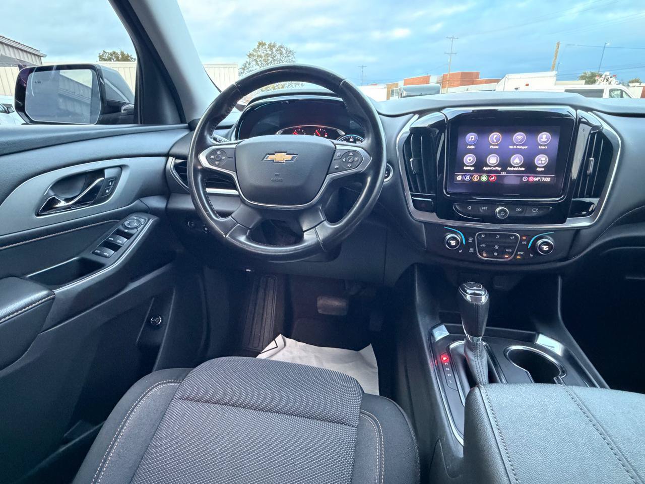 Used 2020 Chevrolet Traverse LT FWD image 22